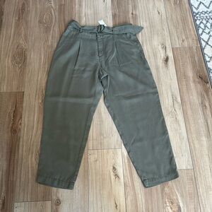 NWT! LOFT Lyocell Green Pants Size Medium